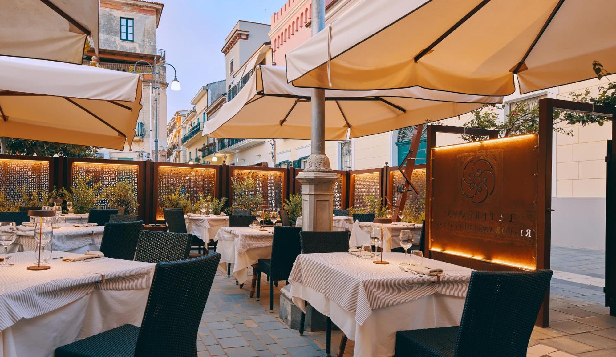 Hotel La Pergola Санта-Мария-ди-Кастеллабате Экстерьер фото