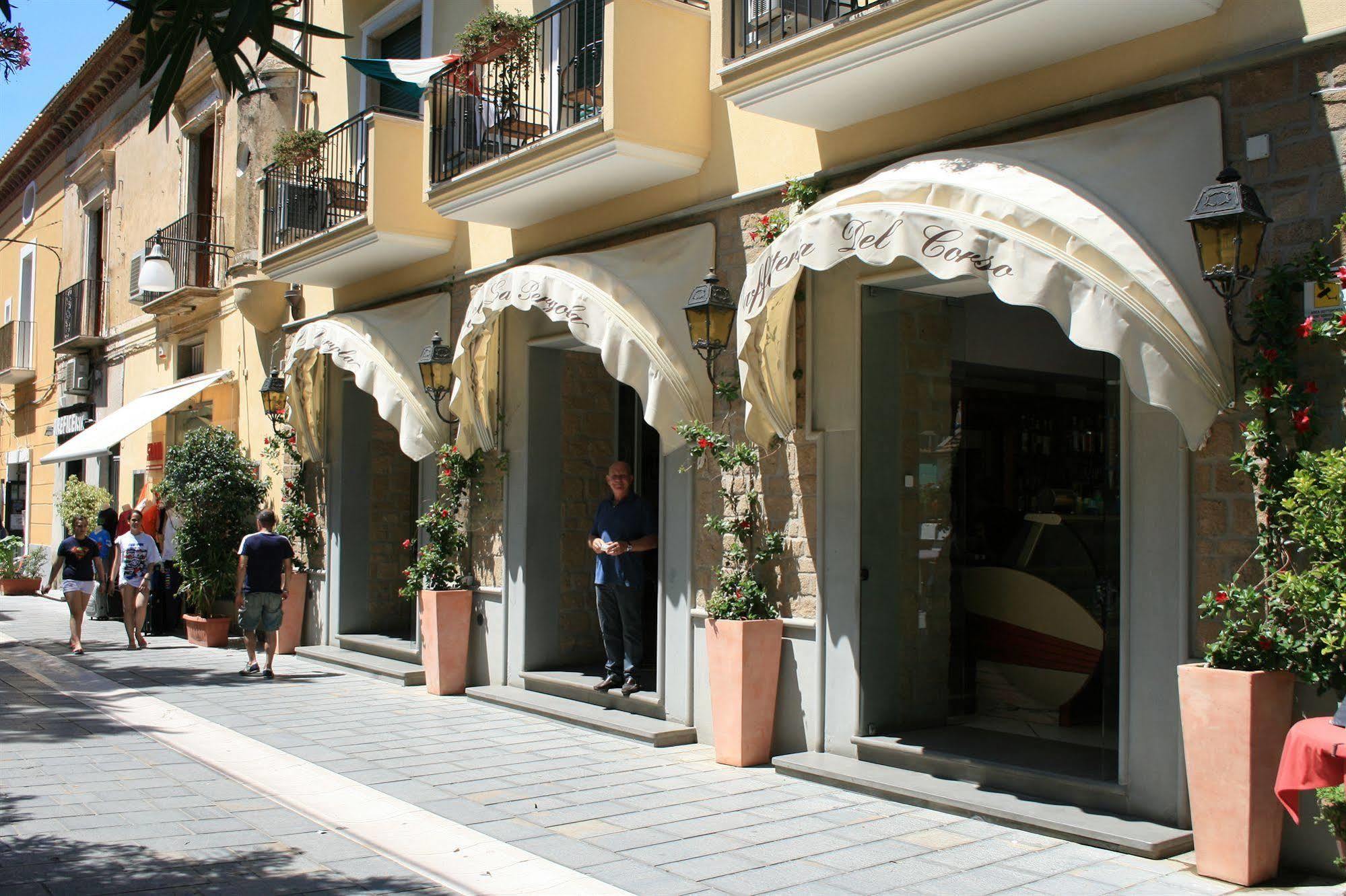 Hotel La Pergola Санта-Мария-ди-Кастеллабате Экстерьер фото