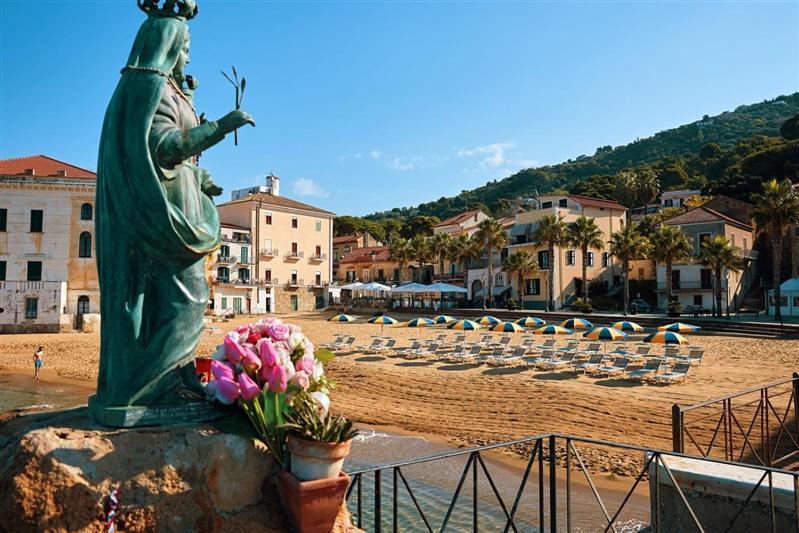 Hotel La Pergola Санта-Мария-ди-Кастеллабате Экстерьер фото